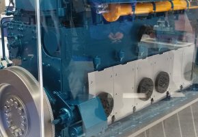 Maqueta-motor-NIIGATA-6L28AHX-con-arrancador-GALI-A47