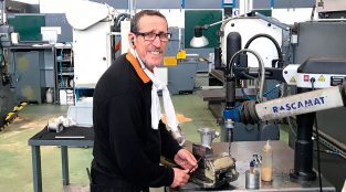 Resumen anual promociones y jubilación miniatura